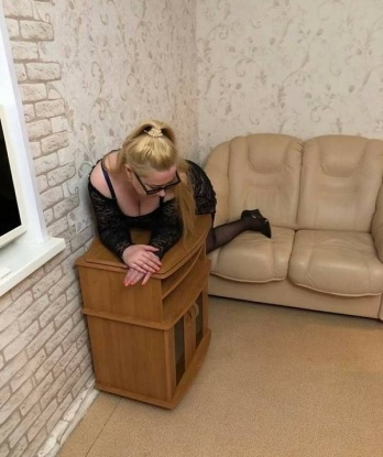 Со мной ты окунешься в океан страсти и наслаждения. Я знаю, что делать с твоим телом, чтобы ты отдыхал как никогда. Мои нежные руки и умелый ротик доставят тебе незабываемое удовольствие. Отдайся моим ласкам, и я сделаю твои самые смелые фантазии реальностью. В моем арсенале много приятных сюрпризов, которые оставят тебя безумным от страсти. Не жди! Напиши мне, и я приглашу тебя в мир неземных наслаждений. 💋
⠀
💎 Услуги: классический секс, минет, эротический массаж, ролевые игры, стриптиз, фетиш, анальный секс. У меня есть восхитительные костюмы и игрушки для того, чтобы воплотить твои самые смелые сексуальные фантазии. Я готова к экспериментам и открыта для новых приключений. Моя цель - удовлетворить тебя полностью и оставить тебя довольным и счастливым. 💦
⠀
🌟 Отзывы: Моим клиентам я доставляю только самые незабываемые ощущения. Они возвращаются ко мне снова и снова, чтобы насладиться моим телом и страстью. В моих отзывах говорят о моей профессиональности, нежности и отличном сервисе. Ты можешь видеть фото моего шикарного тела на моем профиле. На них я полностью раздета и жду тебя, чтобы исполнить твои самые сокровенные желания. 😉
⠀
📍 Я нахожусь в Москве и готова пригласить тебя на свою территорию комфорта и наслаждения. Я создам атмосферу, в которой ты забудешь обо всем и погрузишься в мир страсти и наслаждения. Звони мне прямо сейчас, и мы организуем незабываемую встречу. Жду тебя, чтобы стать твоей сексуальной радостью. 💫 Катя